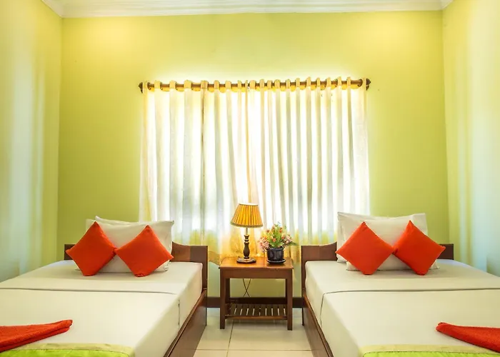 Side Walk Hotel