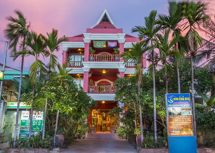 Side Walk Hotel